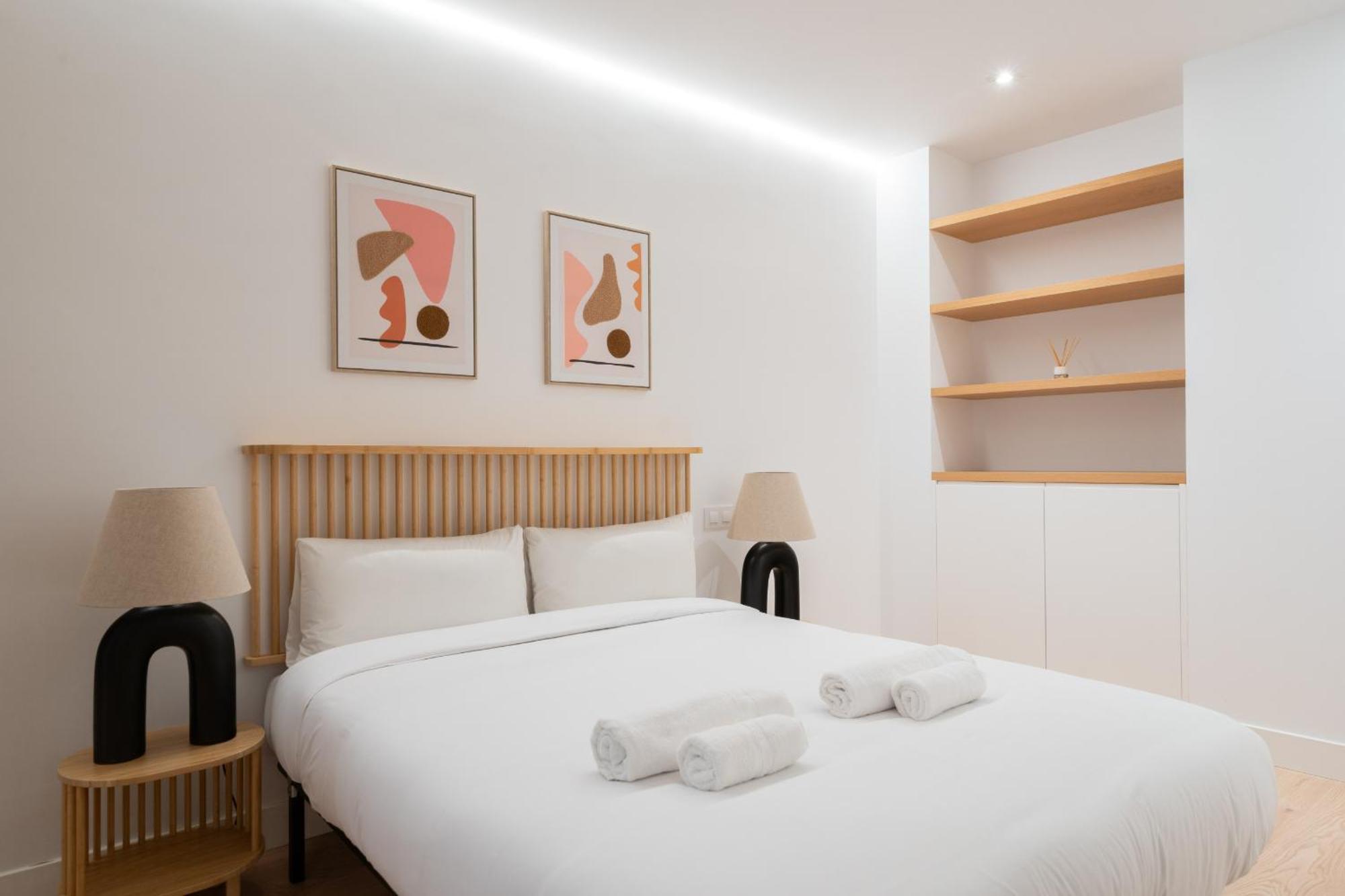 Apartamento Reformado Para 6 Personas En Plena Gran Via Alquiler Temporal Madrid Exterior foto