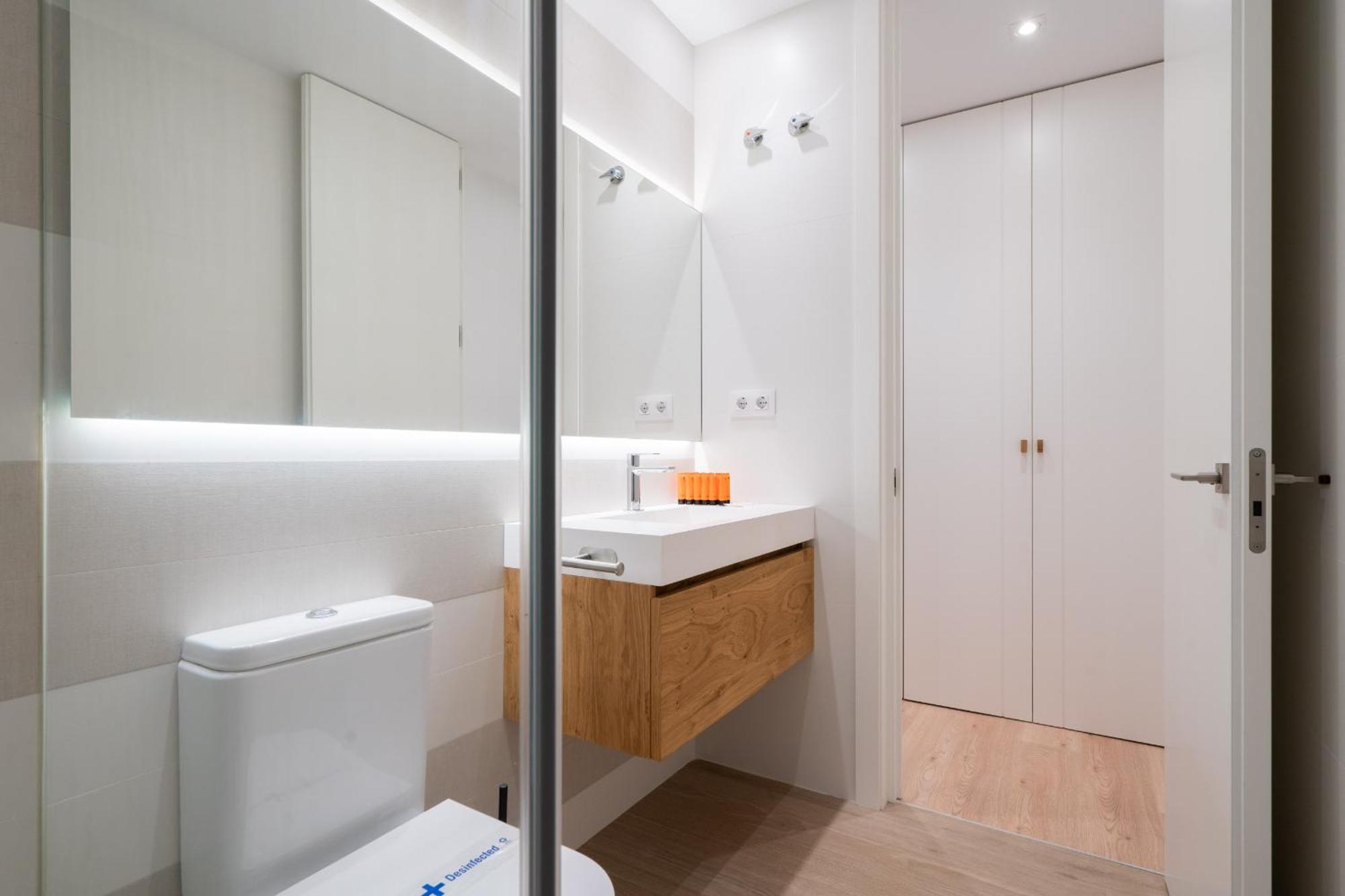 Apartamento Reformado Para 6 Personas En Plena Gran Via Alquiler Temporal Madrid Exterior foto