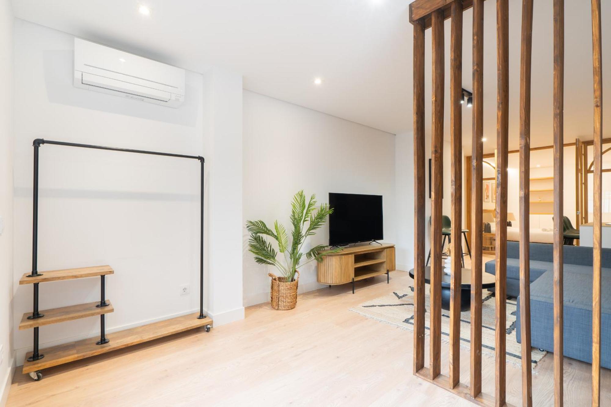 Apartamento Reformado Para 6 Personas En Plena Gran Via Alquiler Temporal Madrid Exterior foto